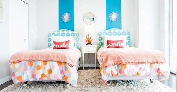 How To Arrange 2 Twin Beds In A Small Room Perfectly? 9 Perfect Tips