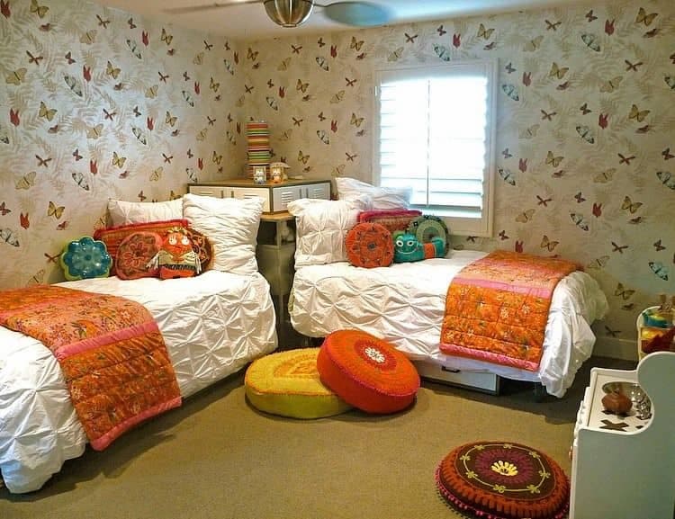 How To Arrange 2 Twin Beds In A Small Room Perfectly? 9 Perfect Tips ...